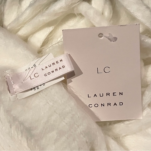 Lauren Conrad ❄️ Extra Long Soft & Fuzzy Cold Weather Scarf in Ivory - Picture 6 of 7